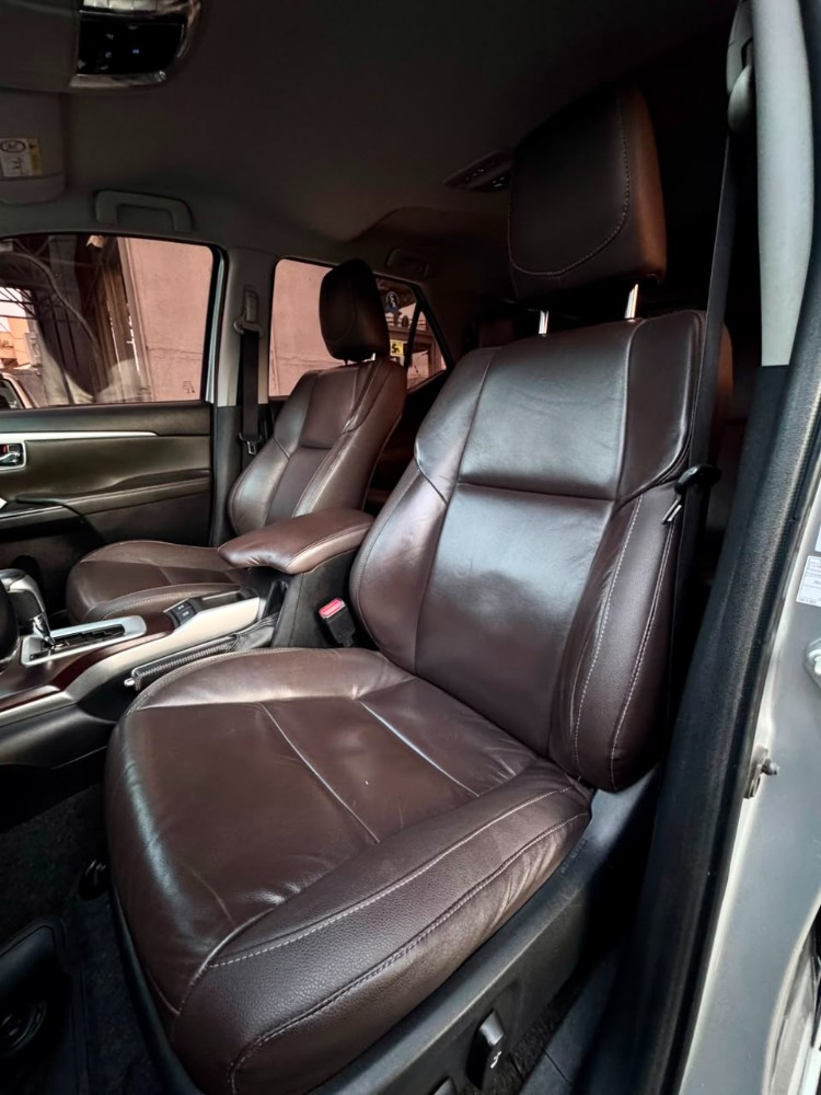 Toyota SW4 SRX 2.8 AT 7 ASIENTOS — foto 16